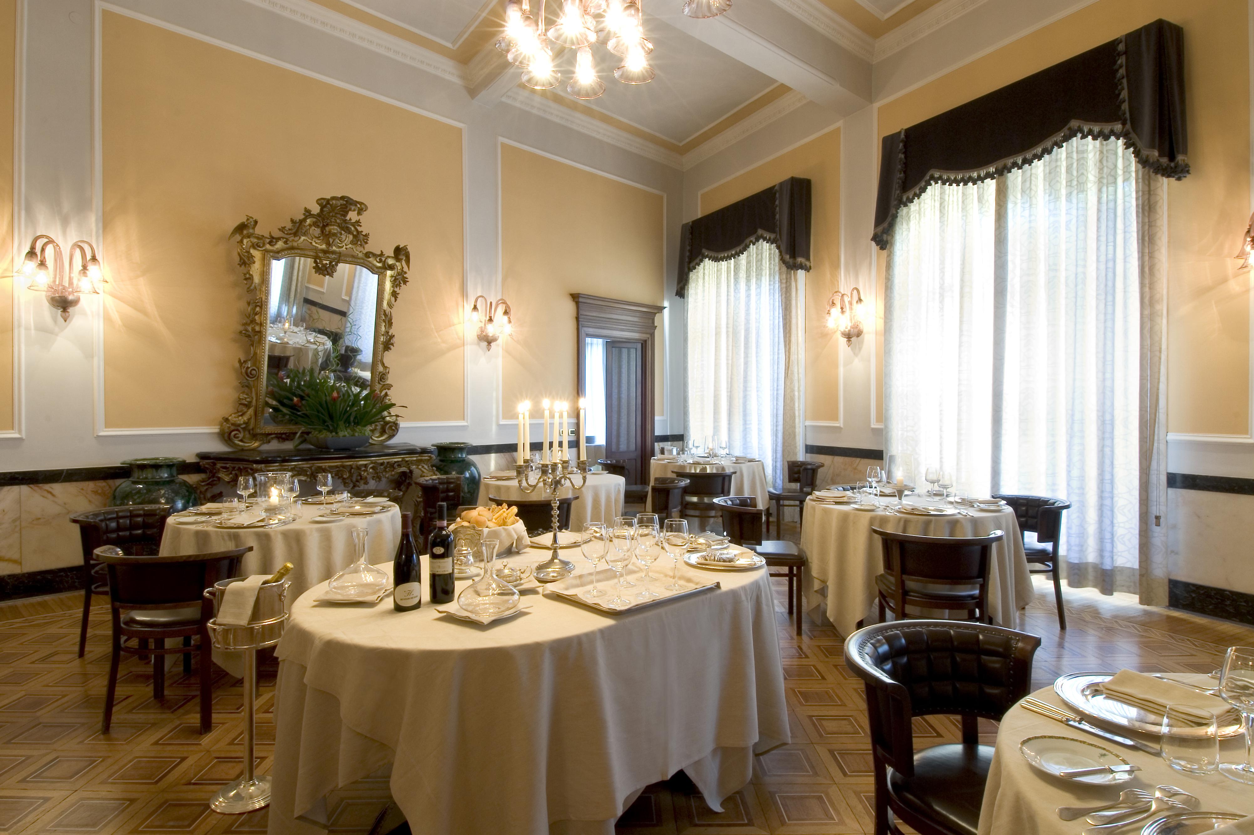 Hotel Sina Brufani Perugia Esterno foto The restaurant