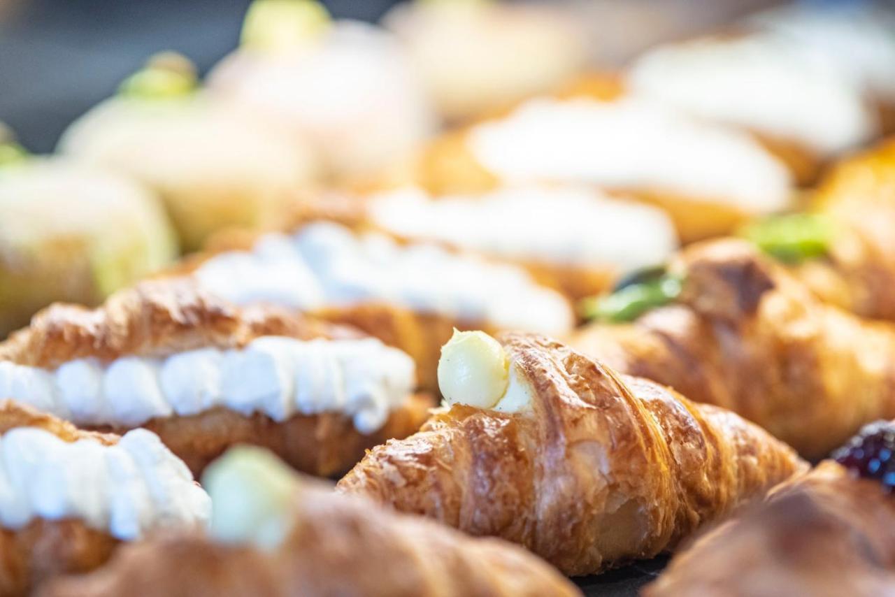 Hotel Sina Brufani Perugia Esterno foto Croissants