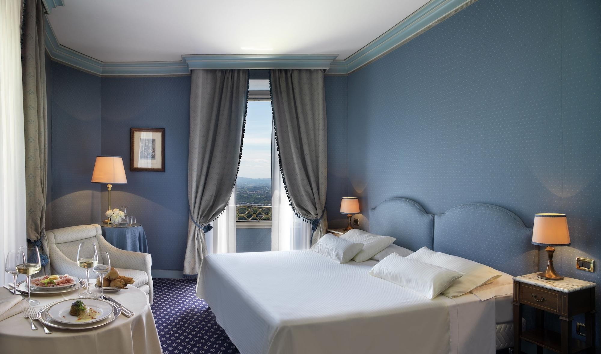 Hotel Sina Brufani Perugia Esterno foto A room at the hotel