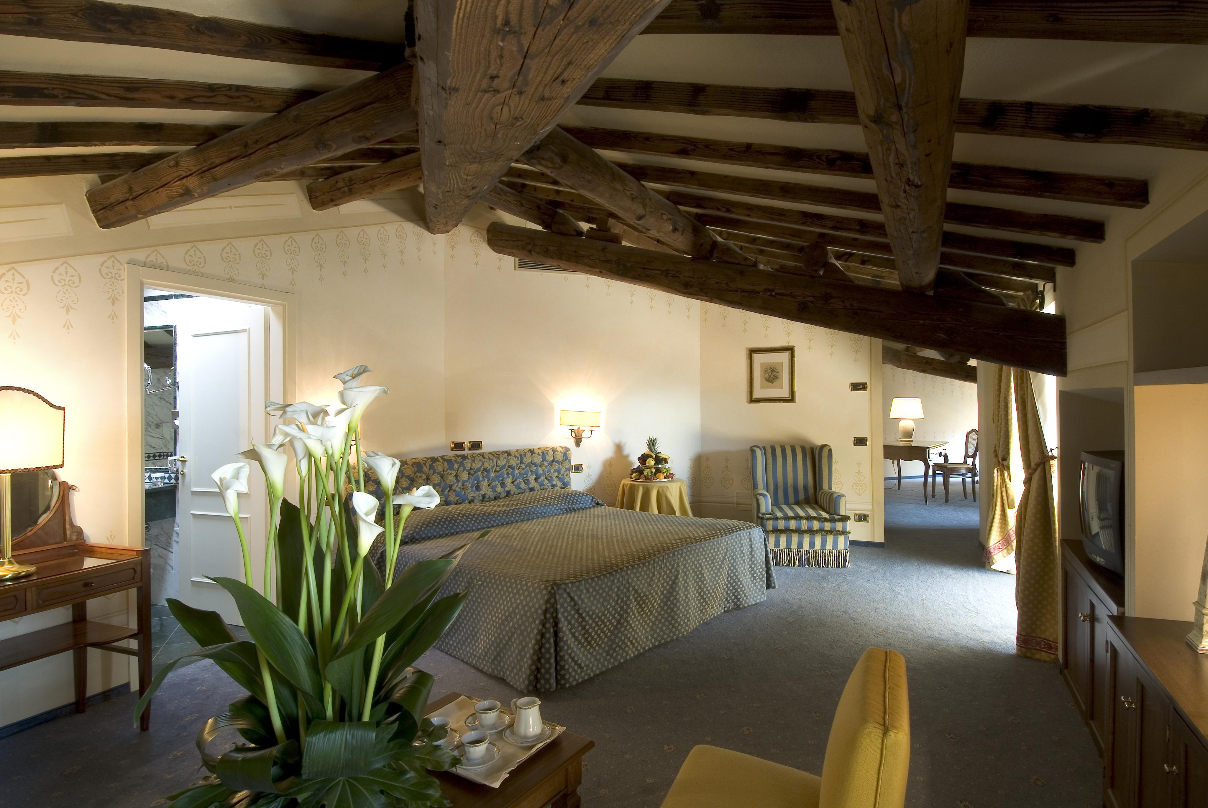 Hotel Sina Brufani Perugia Esterno foto A room at the hotel