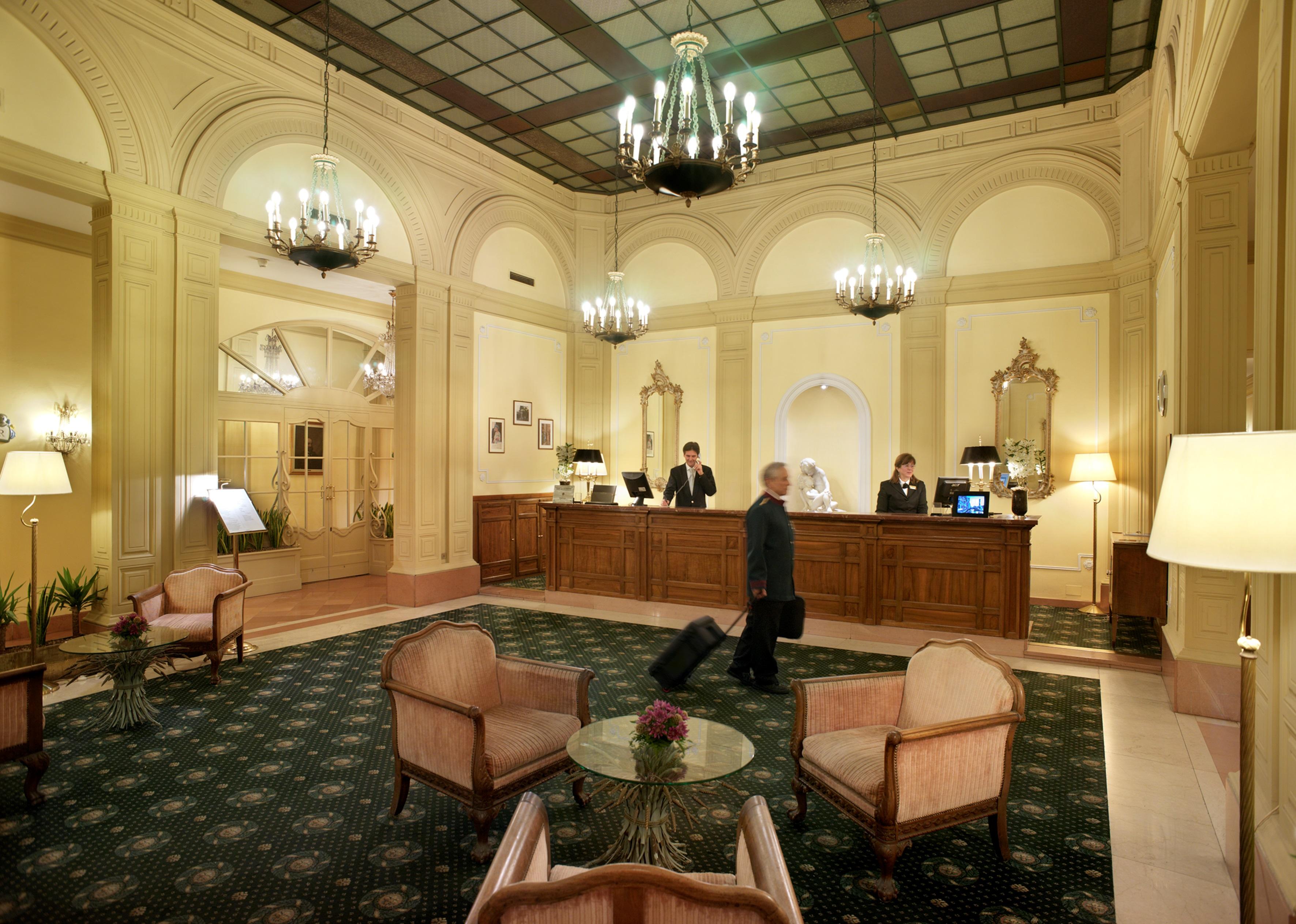 Hotel Sina Brufani Perugia Esterno foto The lobby of the hotel