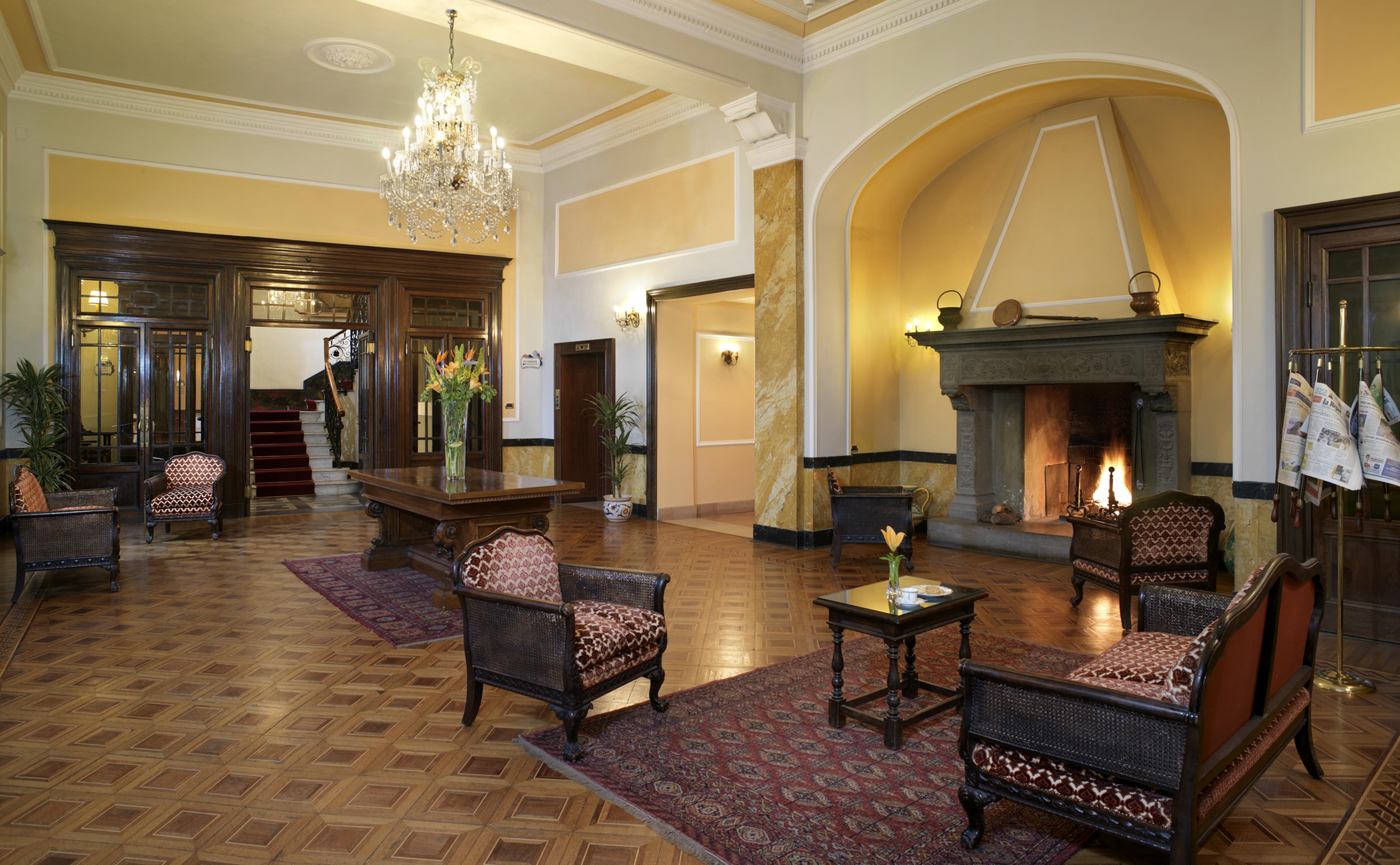 Hotel Sina Brufani Perugia Interno foto The interior of the hotel