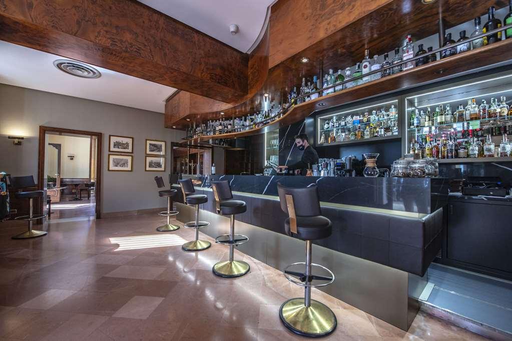 Hotel Sina Brufani Perugia Ristorante foto The bar at the hotel