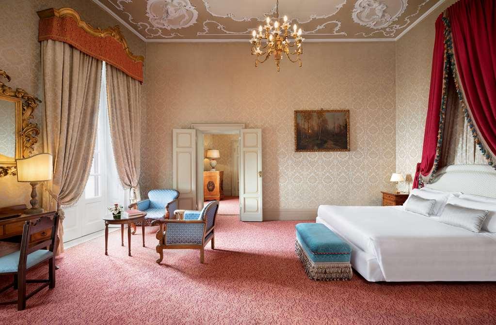 Hotel Sina Brufani Perugia Camera foto A suite at the hotel