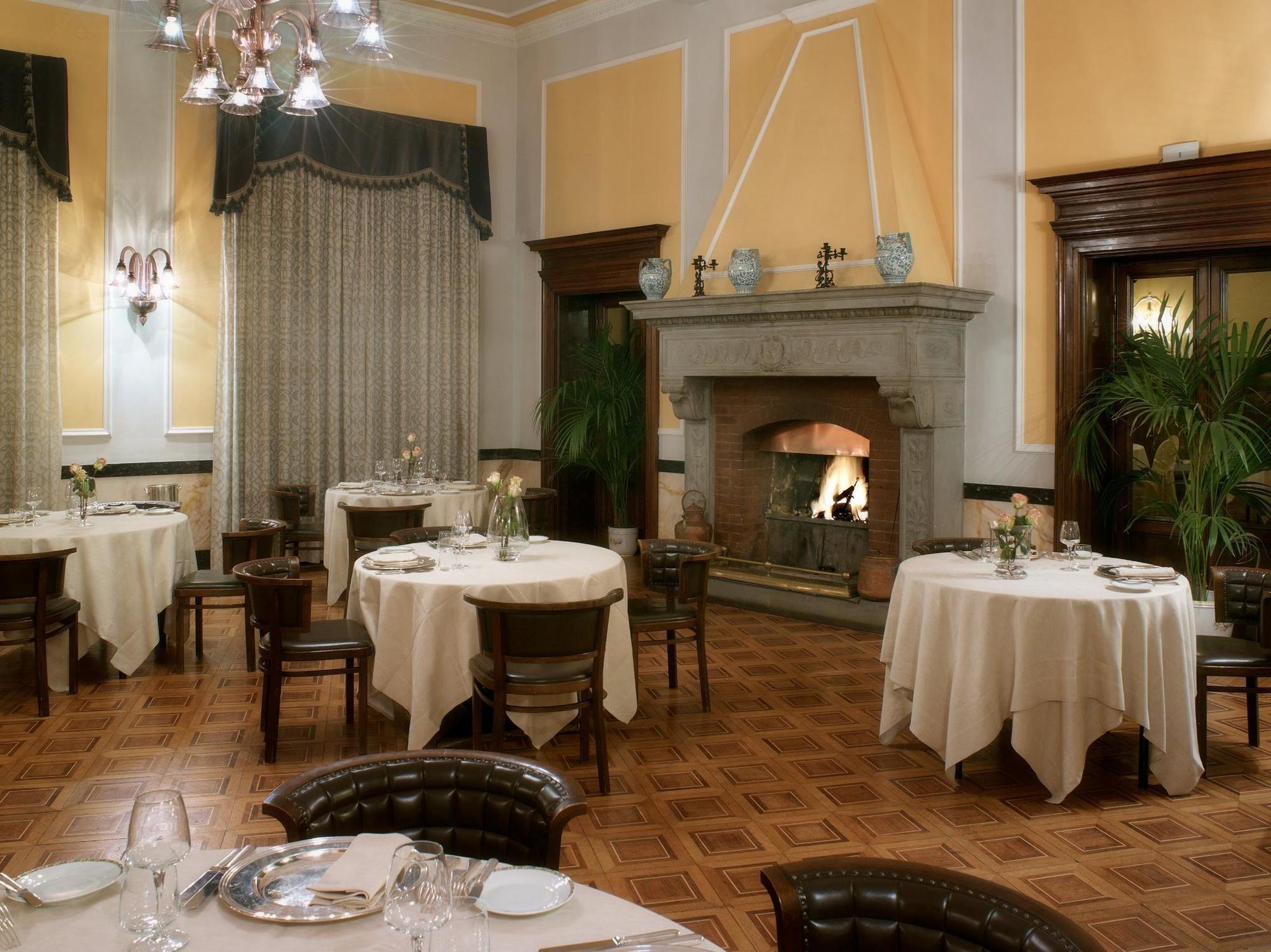 Hotel Sina Brufani Perugia Esterno foto The restaurant