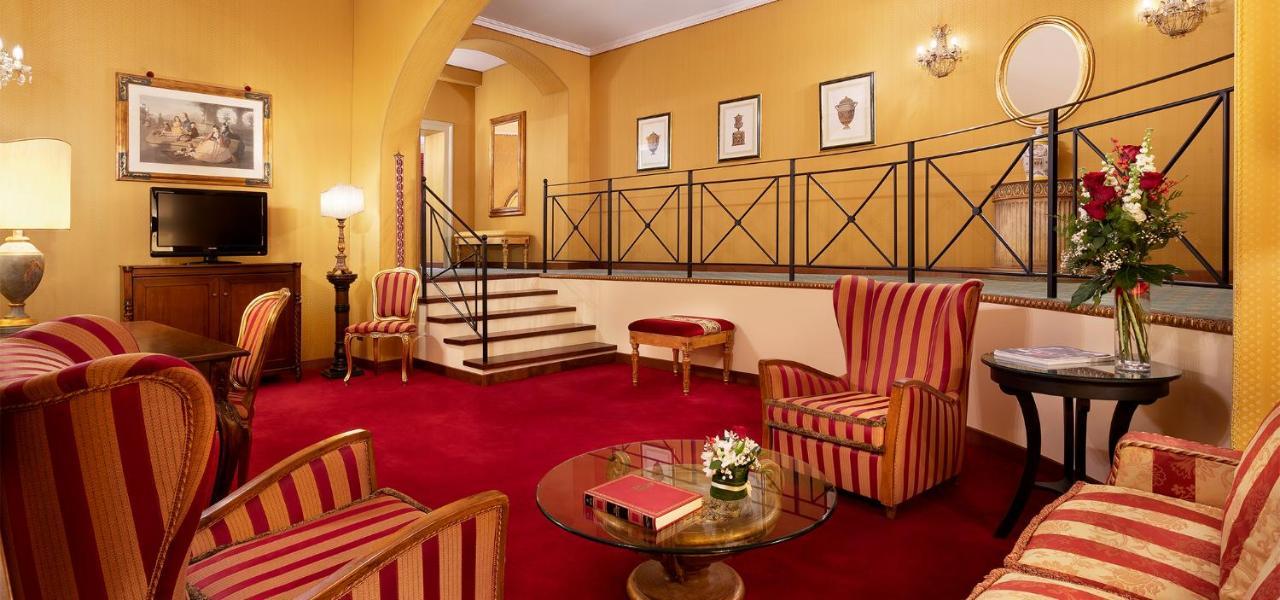 Hotel Sina Brufani Perugia Esterno foto A suite at the hotel