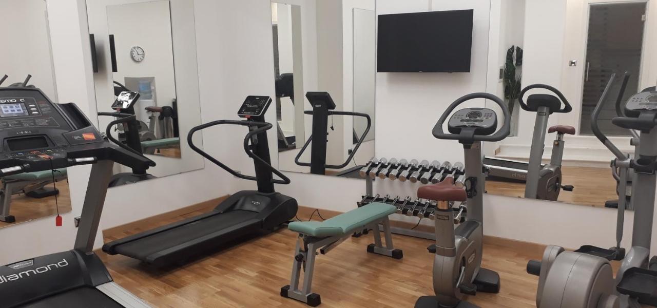 Hotel Sina Brufani Perugia Esterno foto A gym in a hotel